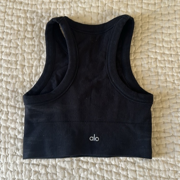 Alo crop top - Picture 2 of 3